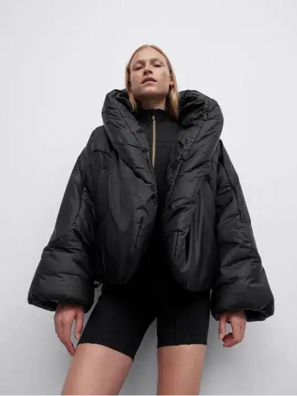 Lululemon Hooded Insulated Wrap Puffer Coat in Black